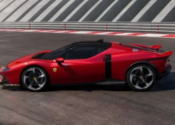 Lancia vendeu menos carros que a Ferrari em 2025