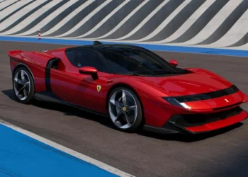 Surpresa na Ferrari. Testarossa está de volta!