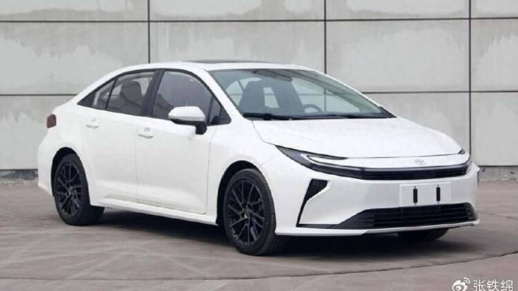 Já imagens do restyling do Toyota Corolla