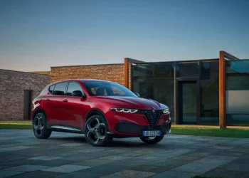 Alfa Romeo Tonale renovado com inspiração no 33 Stradale