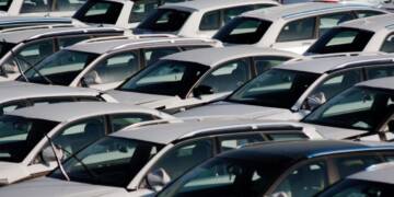 Vendas de automóveis na União Europeia crescem 10% em setembro