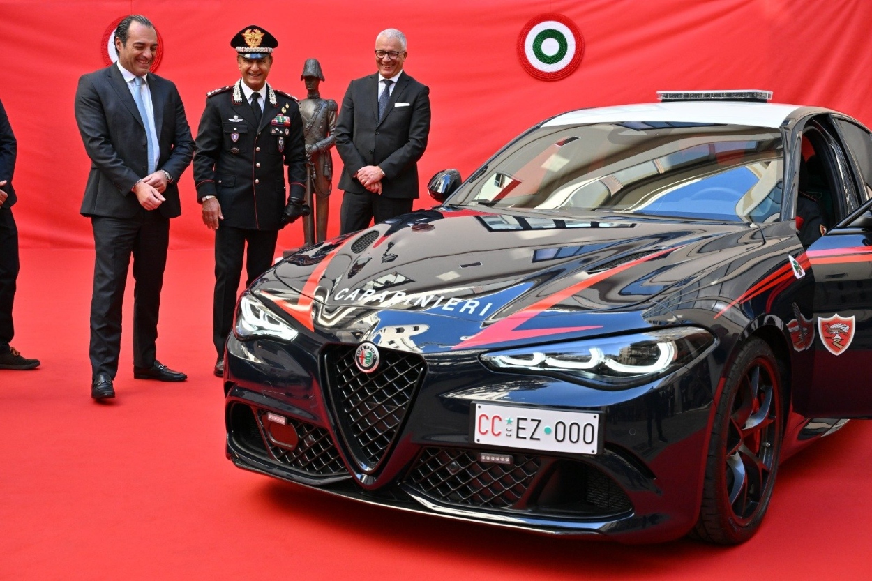 Alfa Giulia Quadrifoglio Carabineri