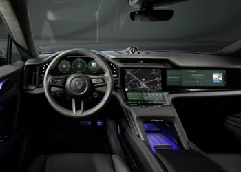 Novo Porsche Cayenne estreia “interior do futuro”