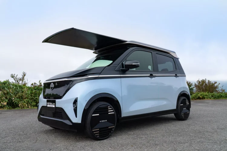Nissan estreia teto solar extensível para ganhar autonomia