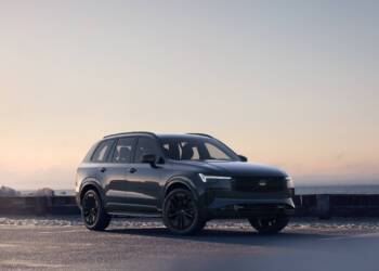 EX30 e XC90 juntam-se ao lado negro da Volvo