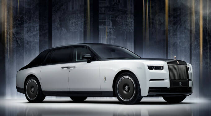 Este Rolls-Royce celebra os 100 anos do Phantom… e com ouro