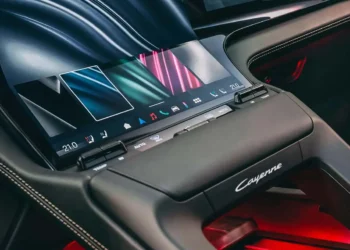 Porsche confirma que os seus carros terão “sempre” um botão de volume