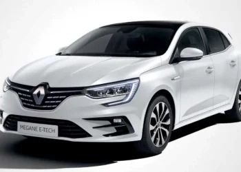Renault nega regresso do Mégane a combustão