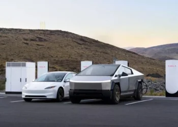 Tesla lança supercarregadores V4 de 500 kW