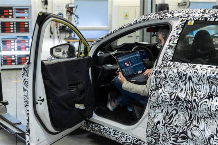 Monolith e Nissan IA