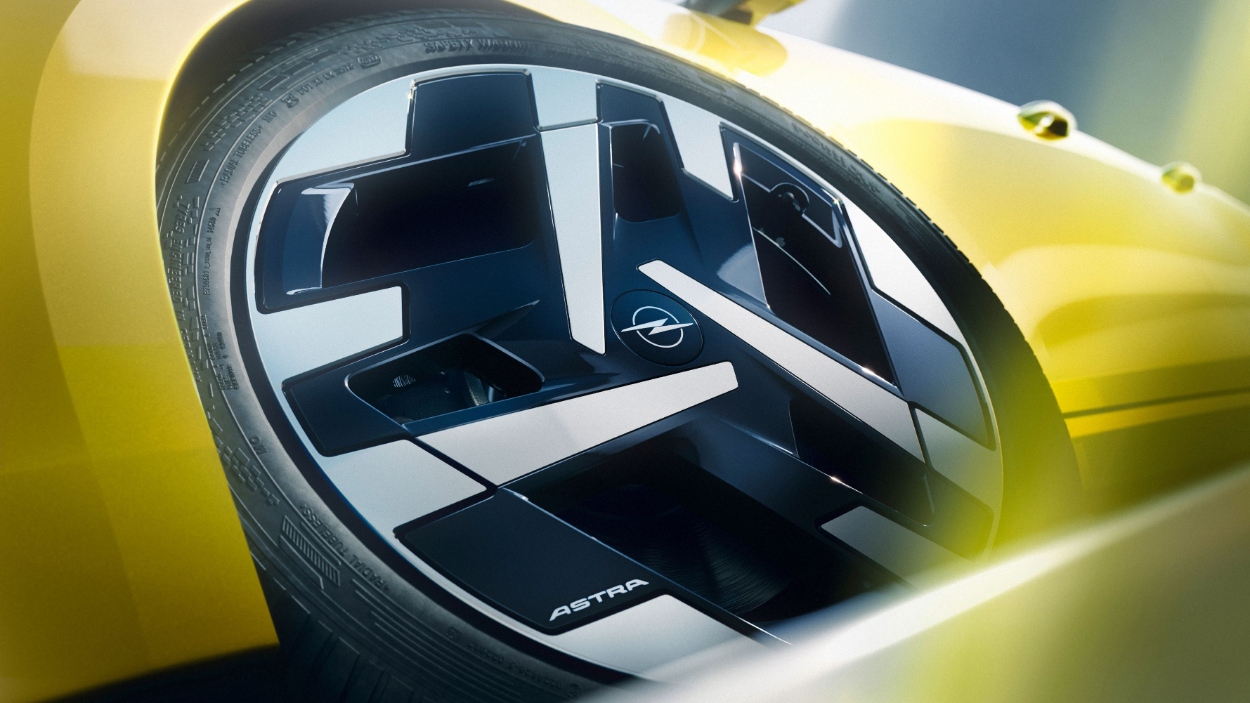 Opel Astra Teaser