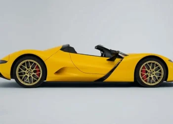 Parece que tem duas frentes, mas é o carro elétrico mais rápido do mundo