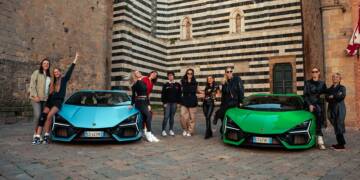 Elas conduzem um Lamborghini