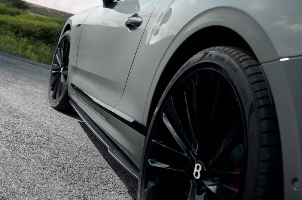 Bentley Continental GT e Flying Spur ganham estilo ainda mais agressivo