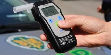 Qual é a multa por condução sob o efeito de álcool?