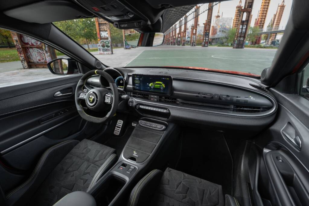 Abarth 600e Competizione