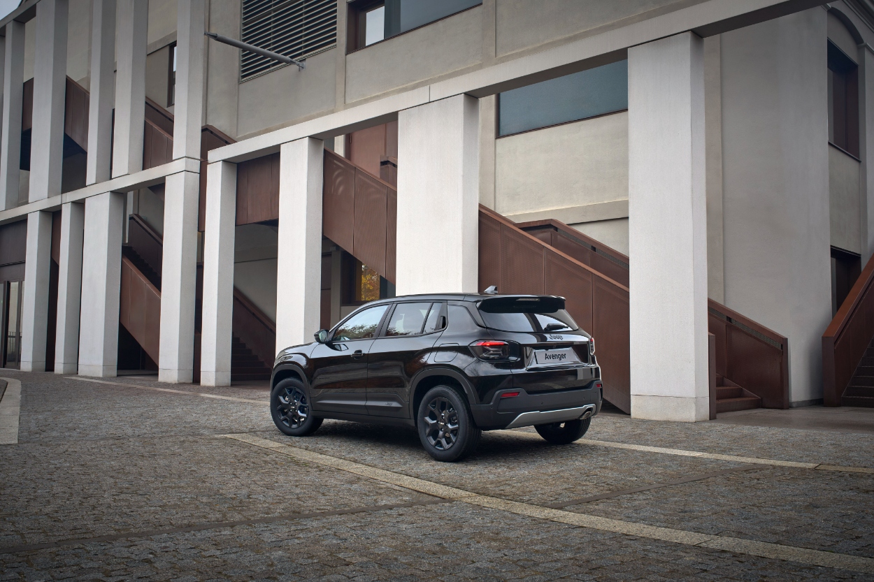 Jeep Avenger Black Edition
