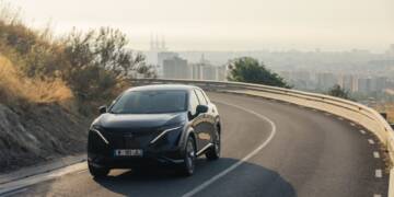 Nissan Ariya energia solar