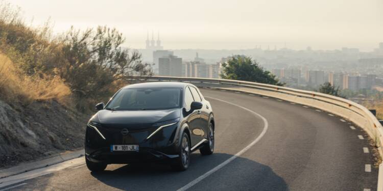 Nissan Ariya energia solar