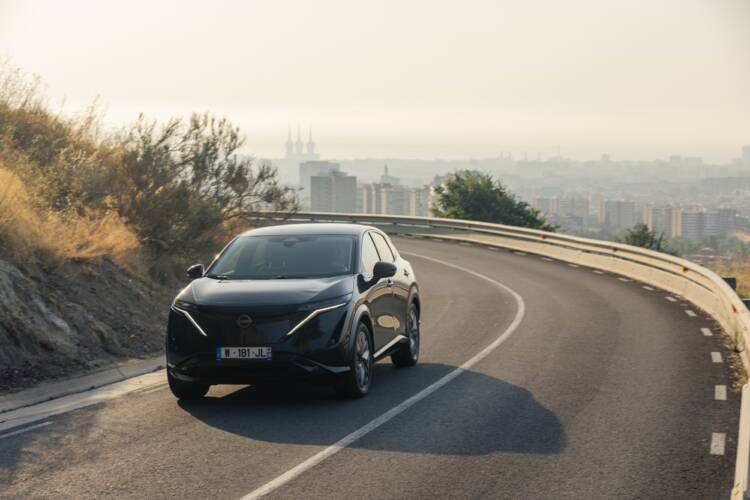 Nissan Ariya energia solar