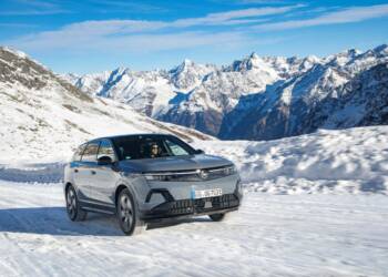 Opel Grandland Electric ganha versão de tração integral