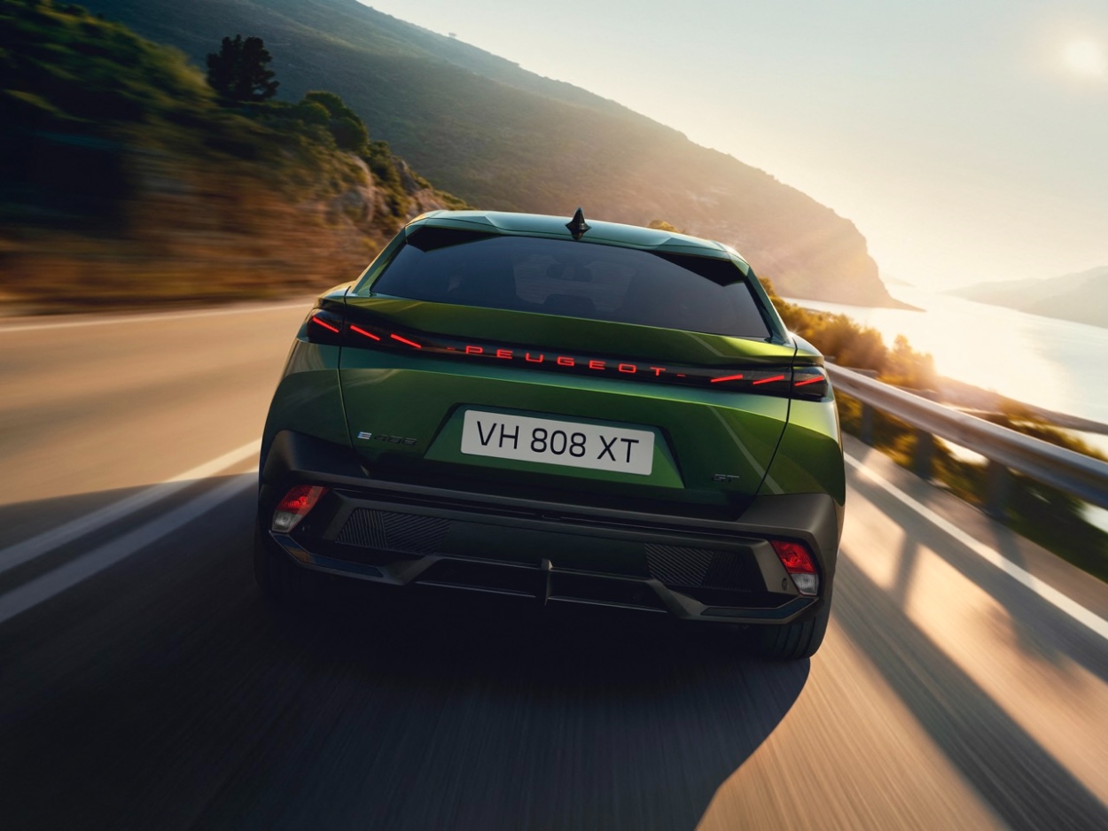 Peugeot 408