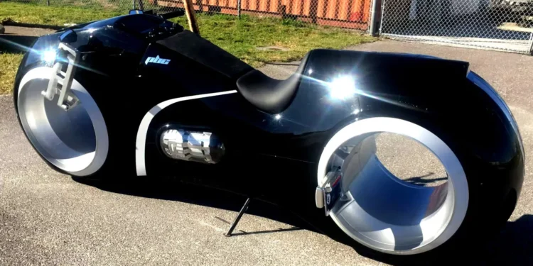 Esta é a Tron não é a inteligência artificial e está à venda