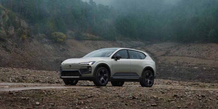 Volvo EX60 Cross Country