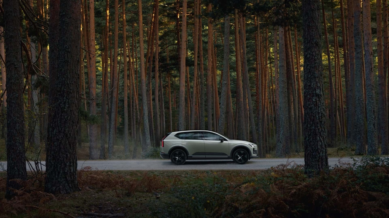 Volvo EX60 Cross Country