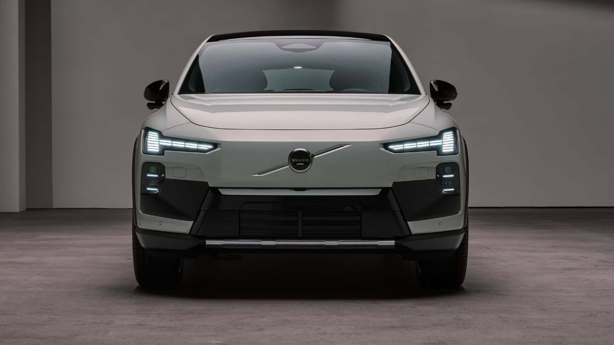 Volvo EX60 Cross Country