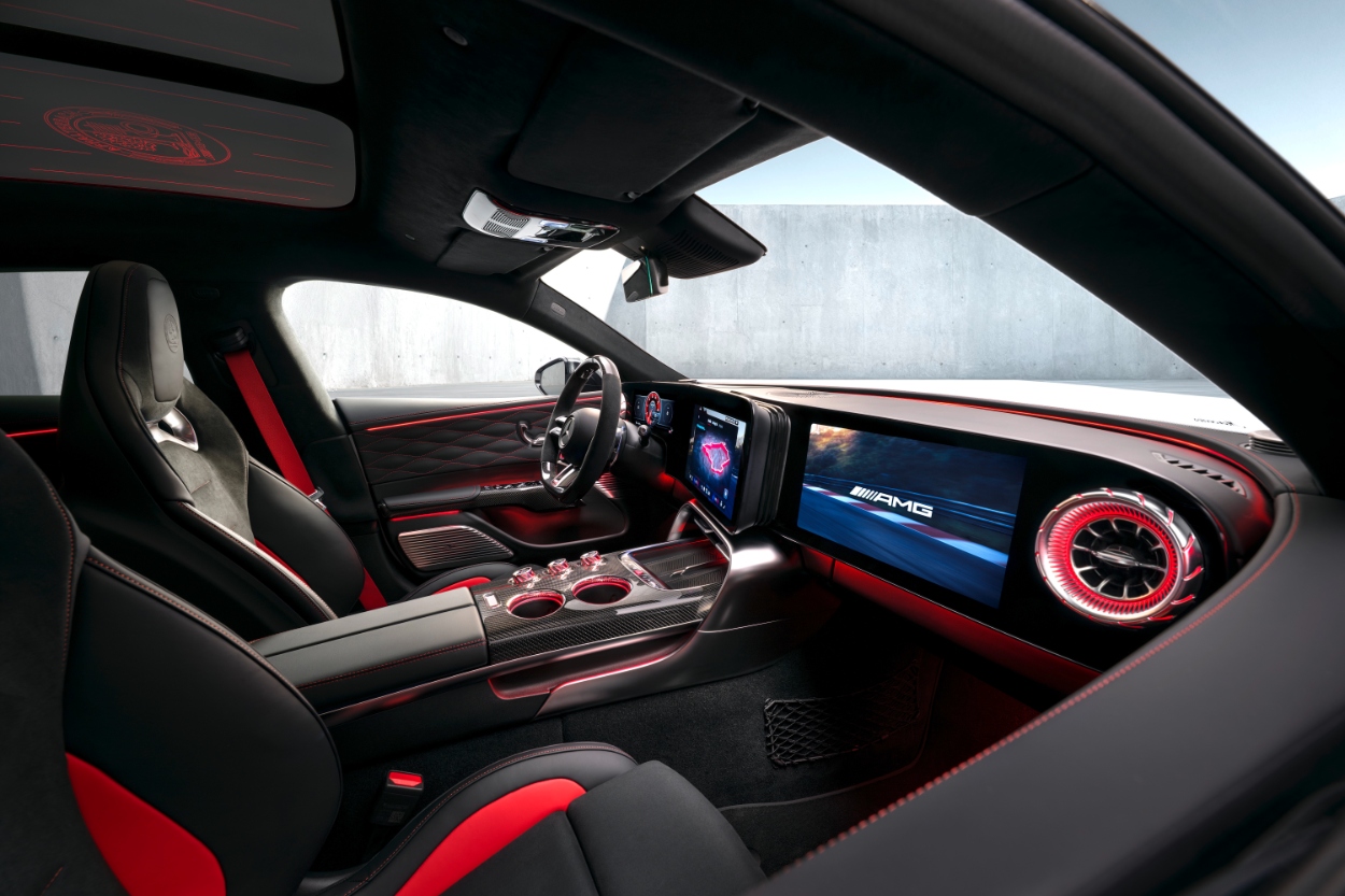 Interior do novo Mercedes AMG GT Coupé
