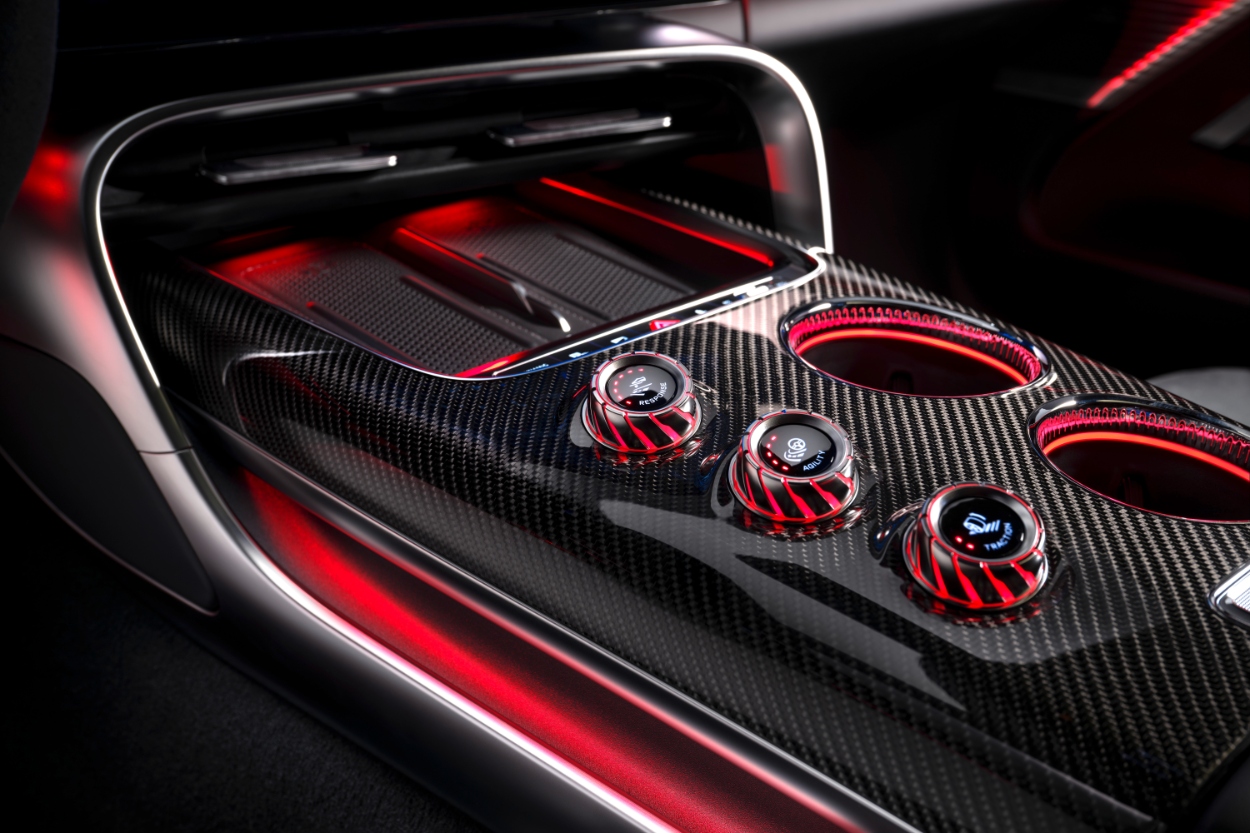 Interior do novo Mercedes AMG GT Coupé