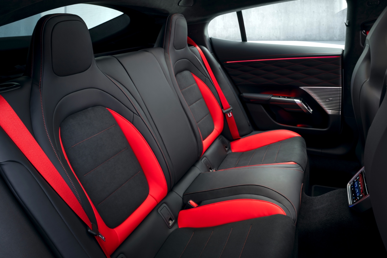 Interior do novo Mercedes AMG GT Coupé