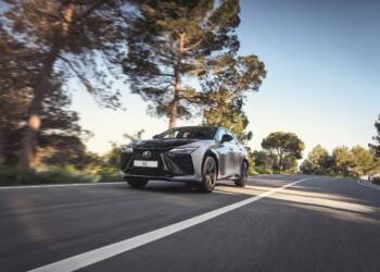 Lexus RZ F Sport Caixa Manual Virtual