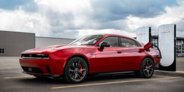 Stellantis acesso ao supercarregadores da tesla