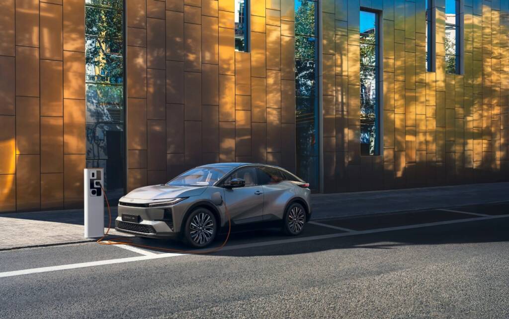 Toyota C-HR+