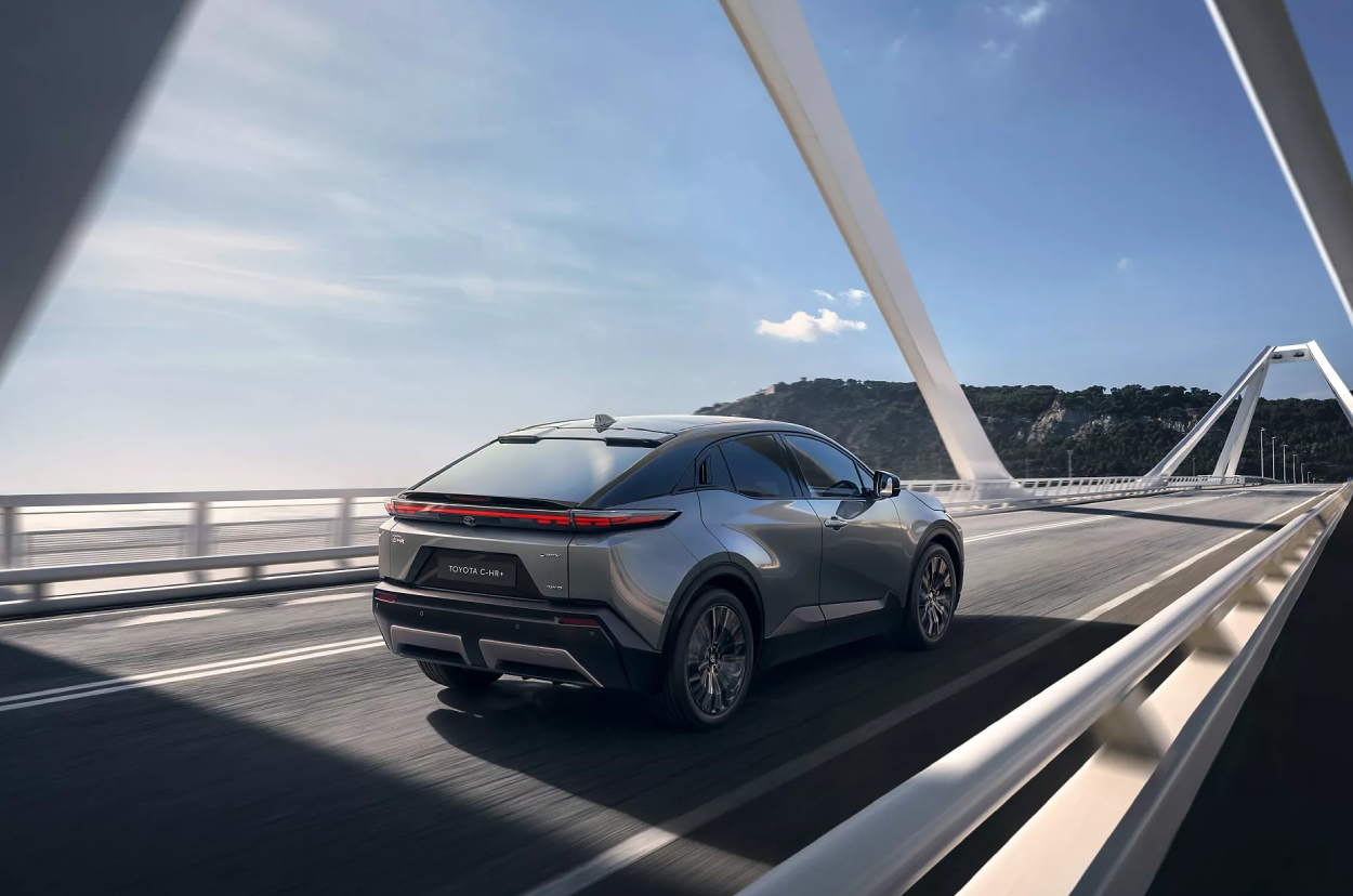 Toyota C-HR+