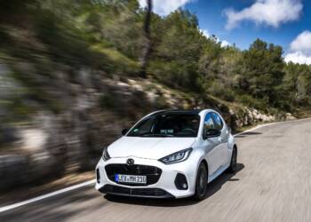 Mazda 2 Hybrid renovado