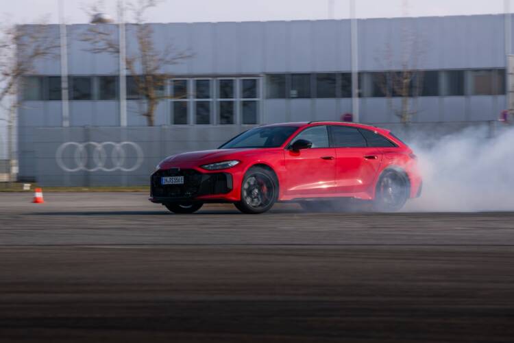 Audi RS 5 híbrido plug-in traz tecnologia nunca vista