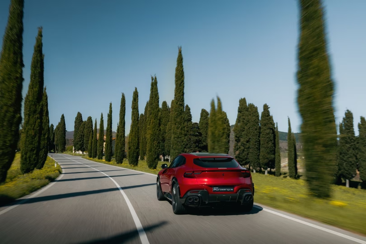 Novo Ferrari Purosangue Handling Speciale