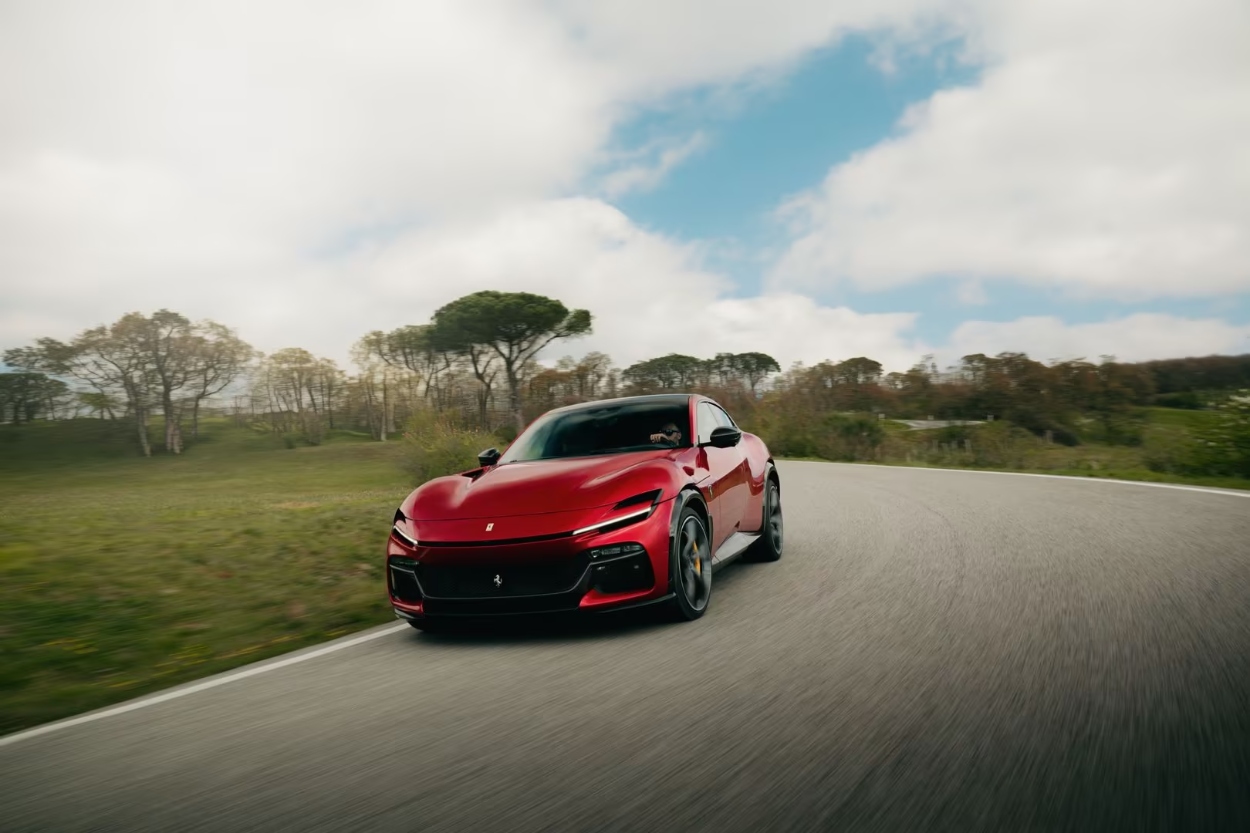 Novo Ferrari Purosangue Handling Speciale