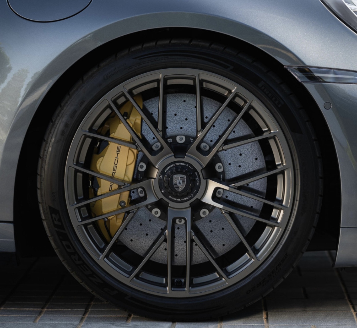 Pirelli P Zero R para o Porsche 911 Turbo S