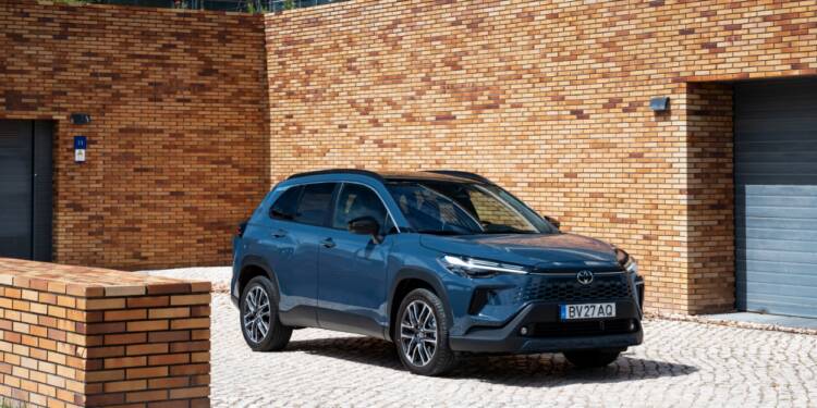 Ensaio Toyota Corolla Cross 1.8 Hybrid Luxury