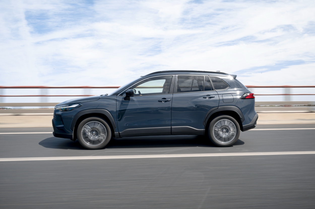 Ensaio Toyota Corolla Cross 1.8 Hybrid Luxury