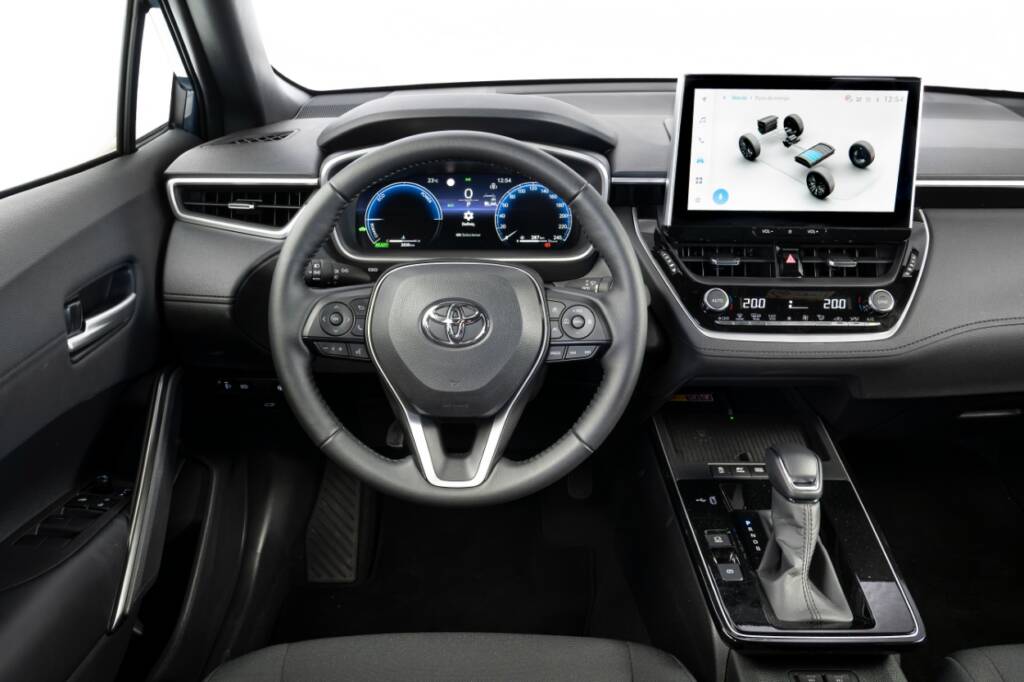 Ensaio Toyota Corolla Cross 1.8 Hybrid Luxury