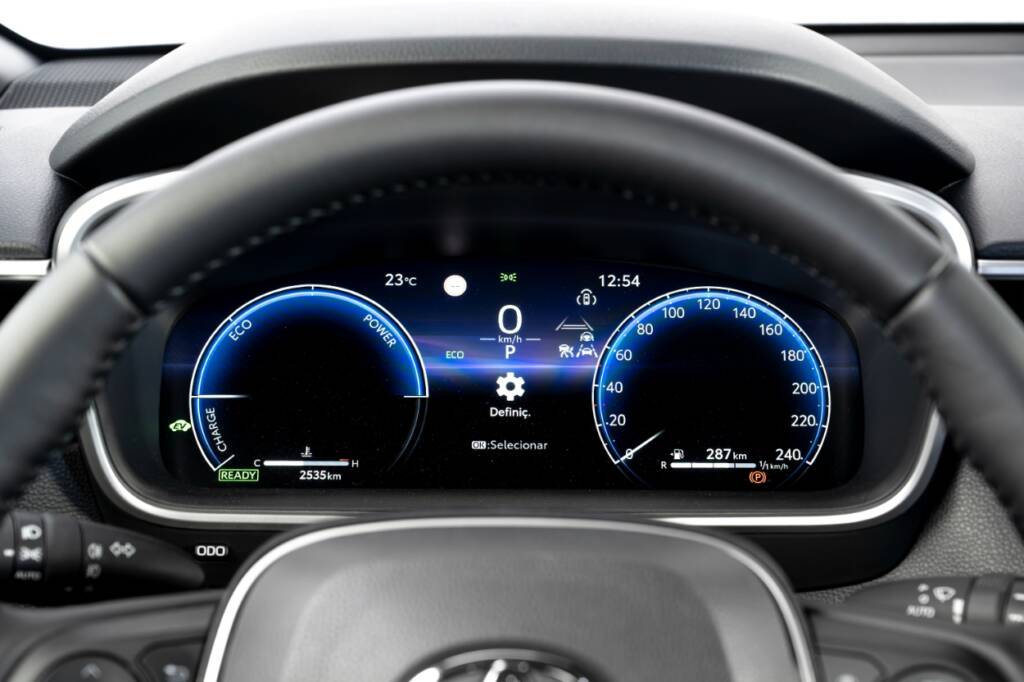 Ensaio Toyota Corolla Cross 1.8 Hybrid Luxury