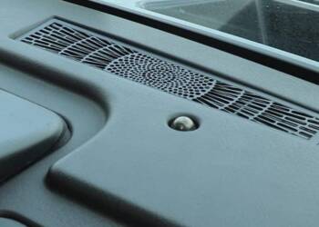 Este círculo estranho no painel do seu carro é um sensor. Mas para que serve?