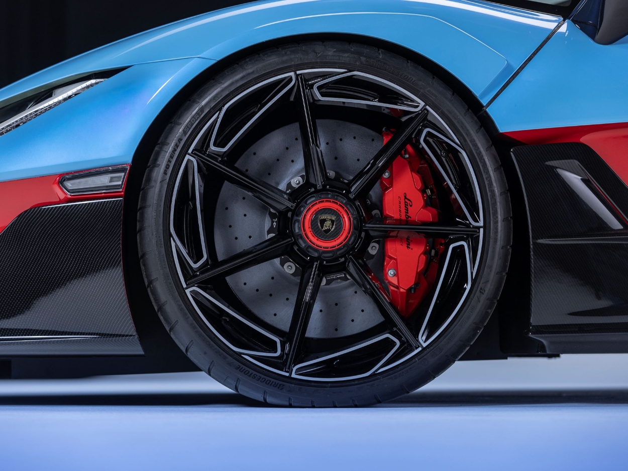 Pneus Bridgestone Lamborghini Fenomeno