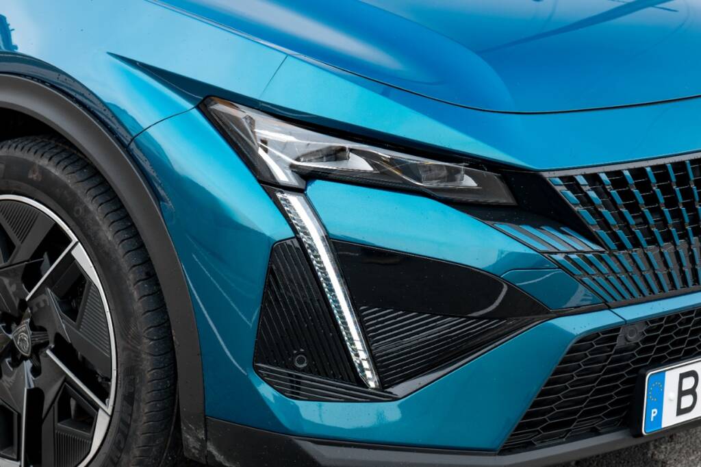 Peugeot E408_ensaio