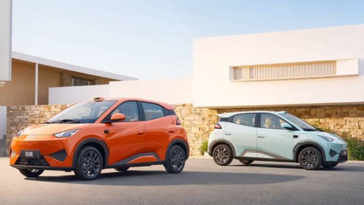 Renovado BYD Dolphin Surf, China